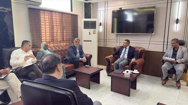 لقاء في عدن يناقش ترتيبات تنفيذ حملة الرش الضبابي لمكافحة نواقل الأمراض