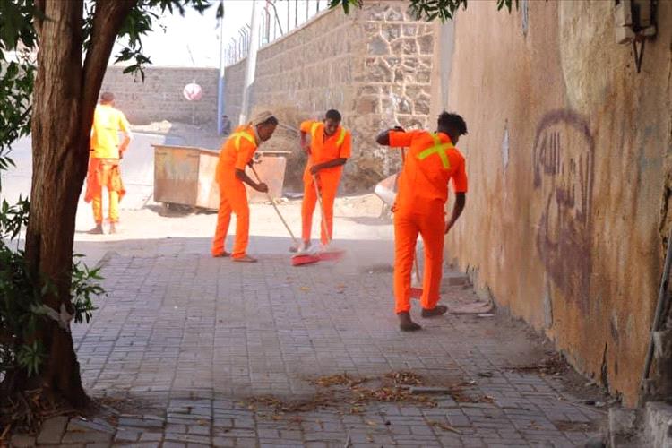 تدشين حملة نظافة شاملة في مديرية المعلا