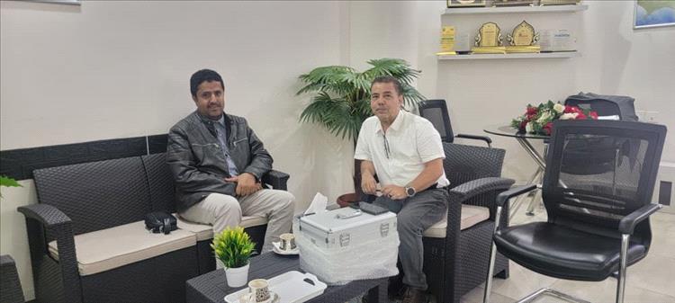 عميد المعهد العالي للعلوم الصحية بمأرب يزور مؤسسة يمان ويبحث ترتيبات تخرج دفعة القابلات