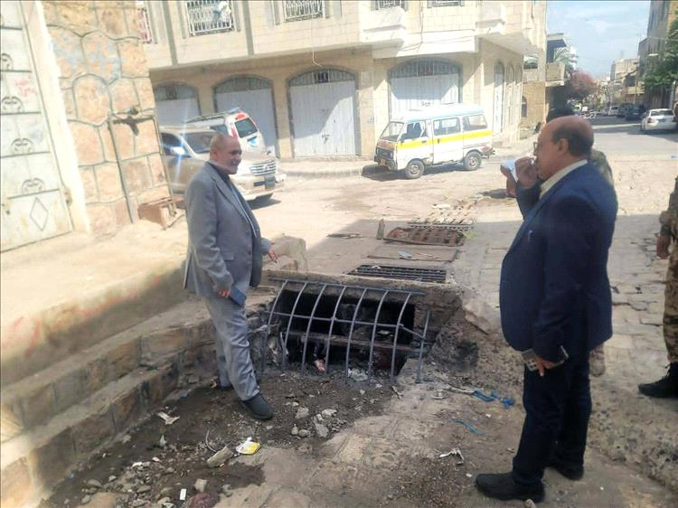 وكيل محافظة تعز يتفقد عدد من المشاريع ويدشن حملة تحصين الثروة الحيوانية