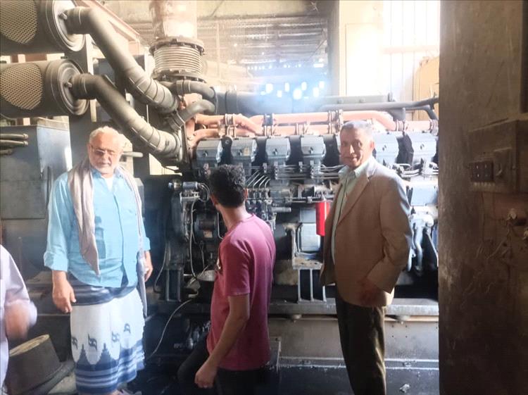 مدير عام يهر يتفقد سير أعمال الصيانة في محطة الكهرباء