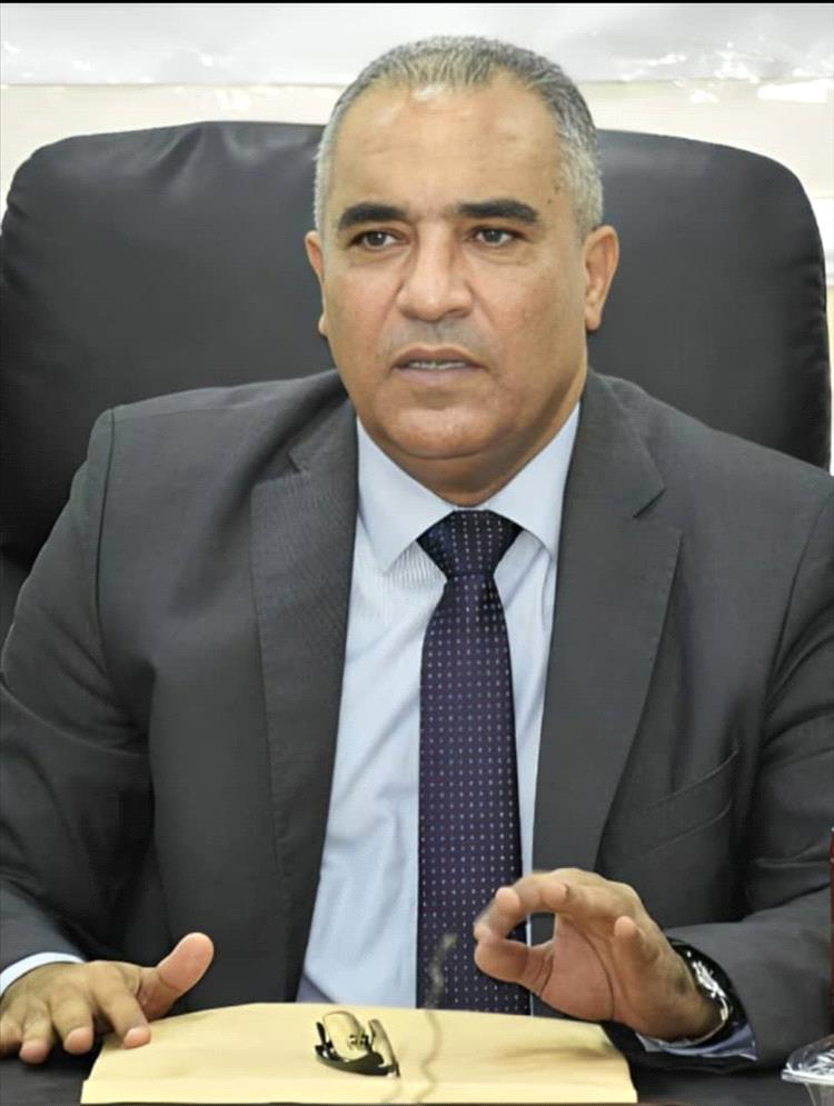 وزير التربية الدكتور (العبادي) يعزي مدير عام الإعلام التربوي بوزارة التربية في وفاة عمه