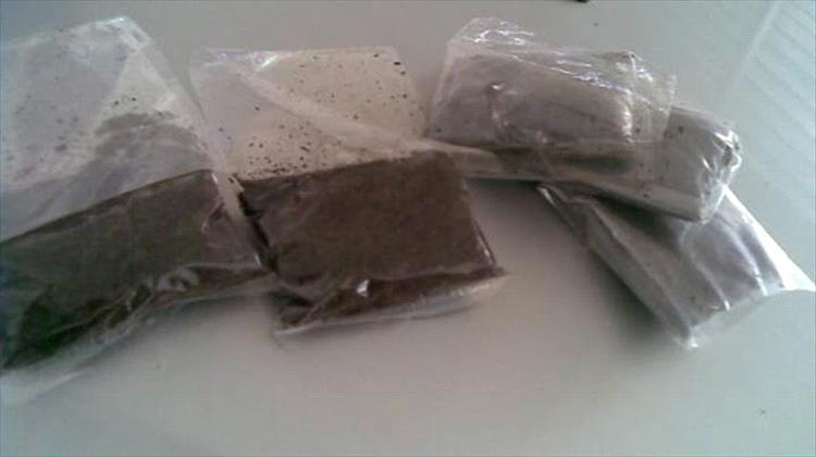 كارثة تتسلل إلى المدارس.. انتشار “الشمة” بين طلاب الابتدائي يثير القلق