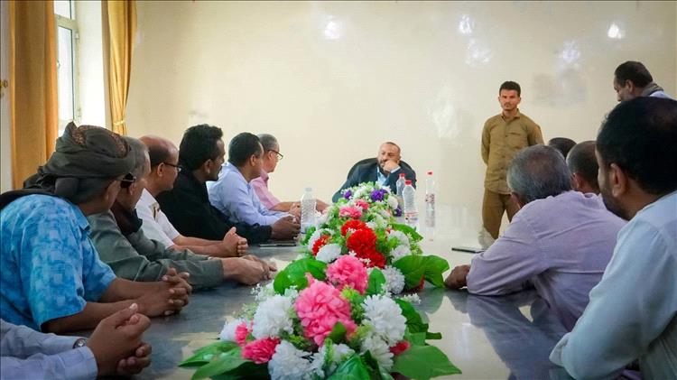 محافظ الضالع يوجّه برفع احتياجات الكهرباء إلى الحكومة لضمان تحسين الخدمة