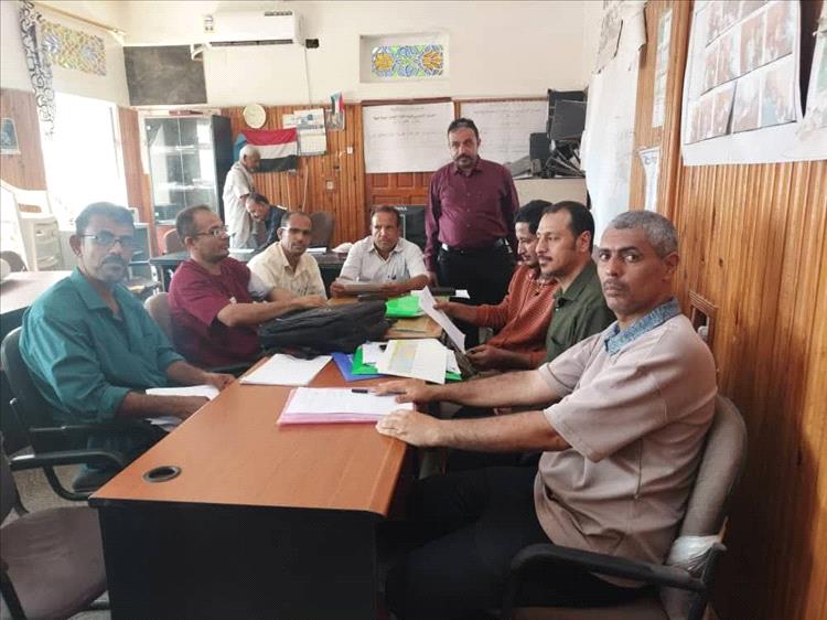 اللجان المجتمعية بالبريقة والجهاز المركزي للإحصاء يناقشان آلية حصر الأحياء السكنية