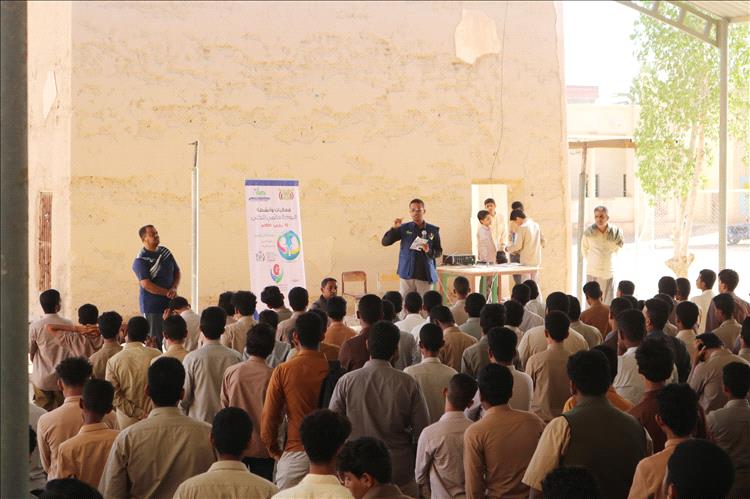 مراكز فاطمة بابطين بالقطن تنفذ نزولاً توعوياً في ثانوية سيف بن ذي يزن