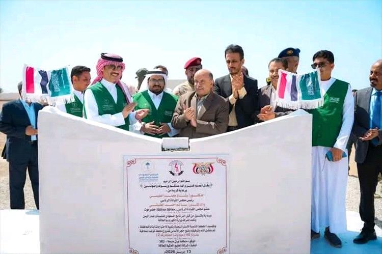 الخنبشي يضع حجر الأساس لمشروع محطات توليد الكهرباء الإسعافية بقدرة 100 ميجاوات