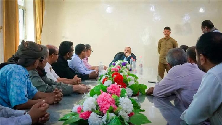 محافظ الضالع يناقش تحديات قطاع الكهرباء ويُقر خطة طارئة لمعالجتها