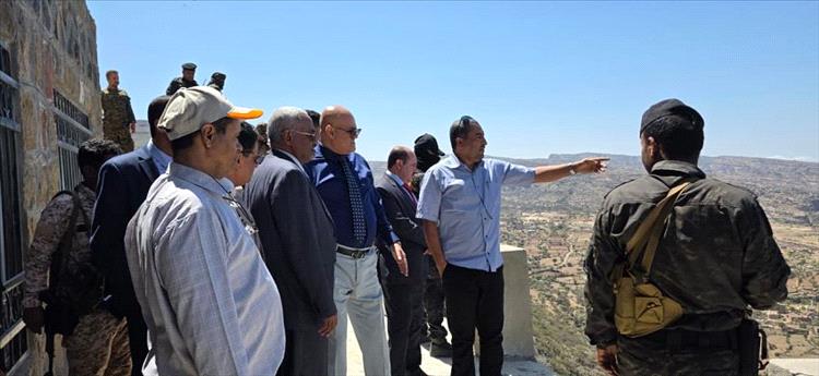 اللجنة الحكومية تطلع على أضرار السيول في محافظة تعز