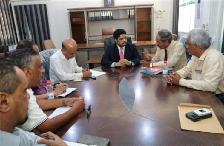 وزير التعليم الفني يناقش مستجدات مشروع كلية المجتمع في سقطرى