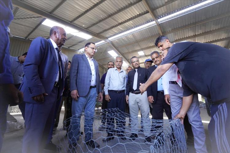 وزير الزراعة والري يطلع على عدد من المرافق والمشاريع التابعة للوزارة في عدن