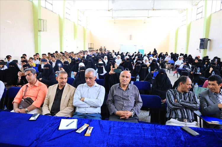 برعاية مدير مكتب التربية.. تدشين مشروع تعليمي للأيتام والنازحين بتعز