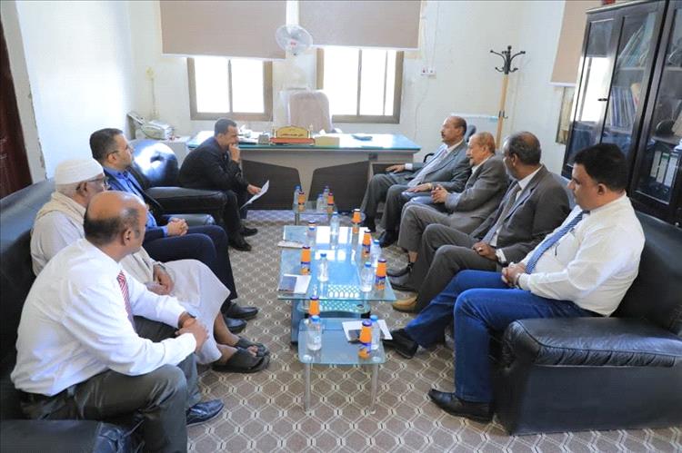 وكيل حضرموت يتفقد سير العمل بمحكمة استئناف سيئون