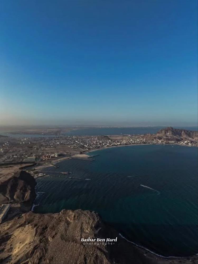 خبير أرصاد يوضح أسباب ارتفاع منسوب البحر في عدن ويحذر من تقلبات مؤقتة