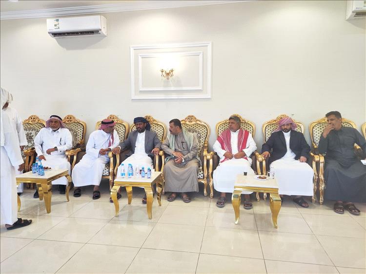 الرياض.. الشيخ بن حبريش يقدم واجب العزاء في وفاة الحكم صالح بن علي بن ثابت النهدي