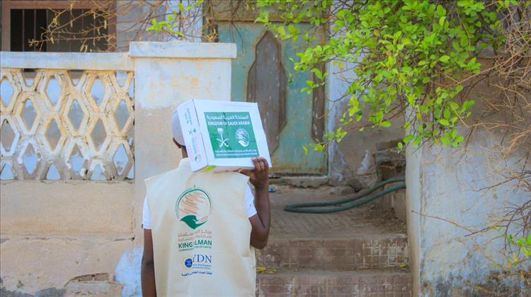 مركز الملك سلمان للإغاثة يواصل توزيع اكثـر من 2,600 كرتون تمر في مديريات ساحل حضرموت