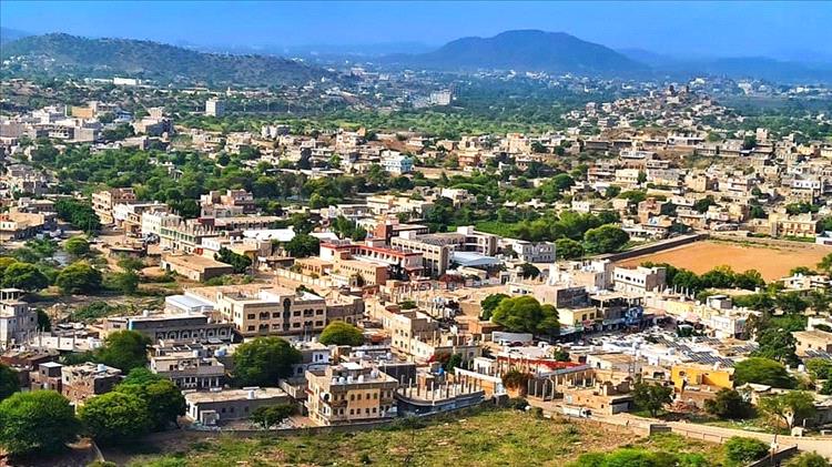 السلطة المحلية والمكتب التنفيذي بالضالع يدينون الإعتداء على مبنى المحافظة