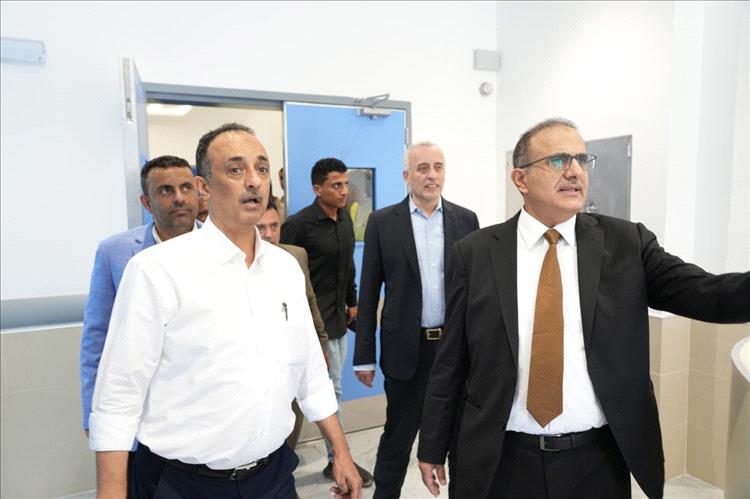 وزير الصحة يتفقد عدداً من مشاريع البنية التحتية الصحية في عدن