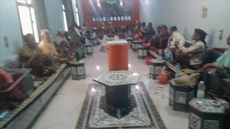 مشائخ باكازم بأحور يمهلون السلطات 48 ساعة للتحرك إزاء انتهاكات بحق مهاجرين أفارقة