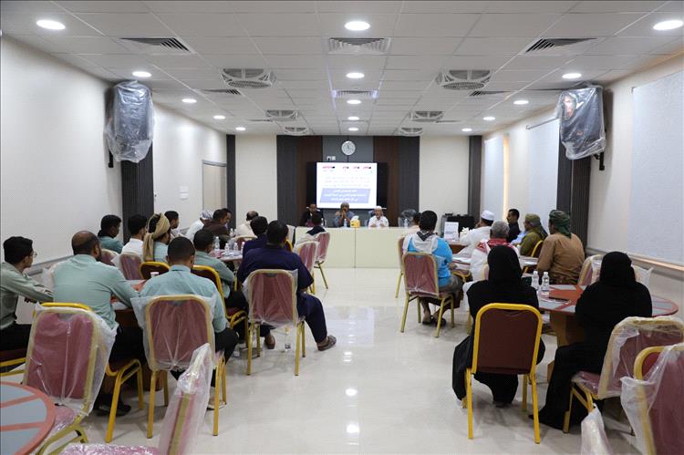 مدير عام مديرية دوعن يرعى لقاءً مجتمعيًا صحيًا تنظمة اللجنة المجتمعية بمدينة الهجرين لمناقشة مواجهة انتشار الحصبة