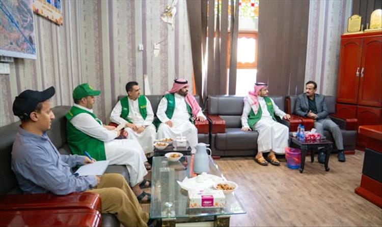 المحافظ بن الوزير يشيد بالدور الإنساني لمركز الملك سلمان ويؤكد تعزيز الشراكة الخدمية بشبوة