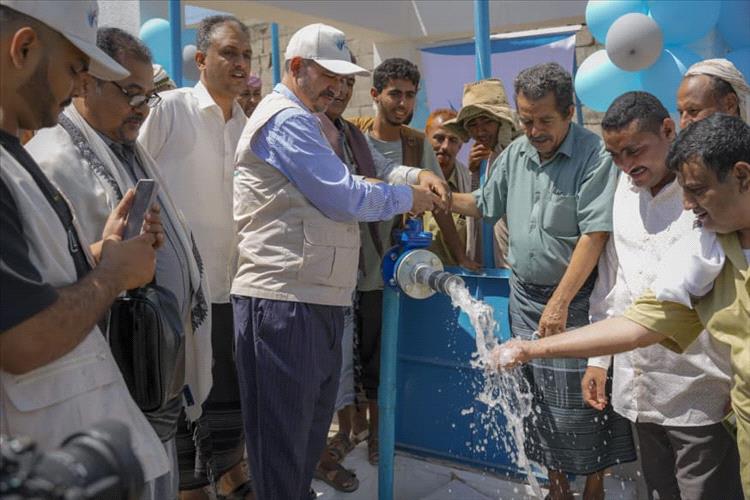 افتتاح بئر مياه يعمل بالطاقة الشمسية في لودر