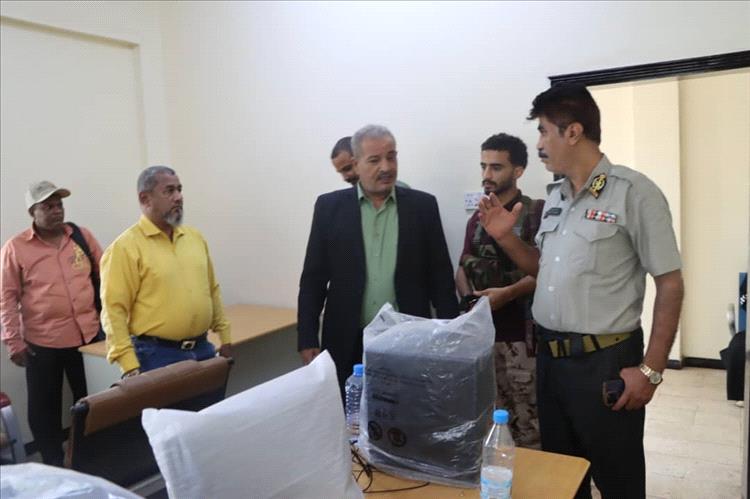 رئيس مصلحة الأحوال المدنية والسجل المدني يتفقد التجهيزات لافتتاح فرع الأحوال المدنية بمديرية التواهي