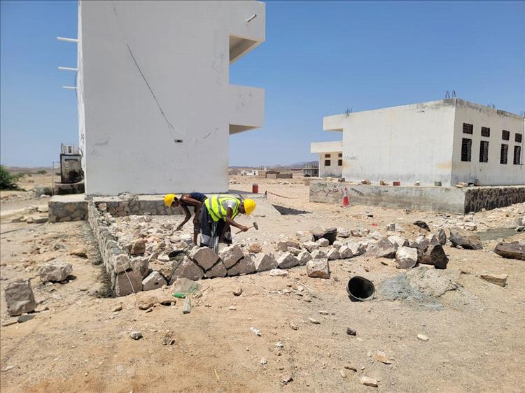 بدء تدشين العمل في ثلاثة مشاريع خدمية بمديرية رضوم