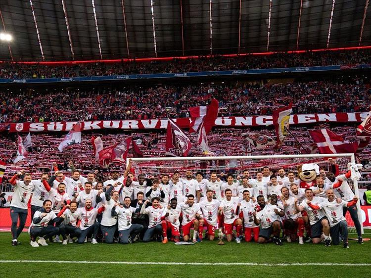 بايرن ميونيخ يحرز لقب الدوري الألماني للمرة الـ35 في تاريخه 