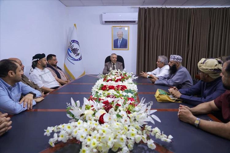 الوزير اليافعي يناقش مع جمعية صائغي الذهب توسيع فرص التشغيل لتعزيز التنمية الاقتصادية