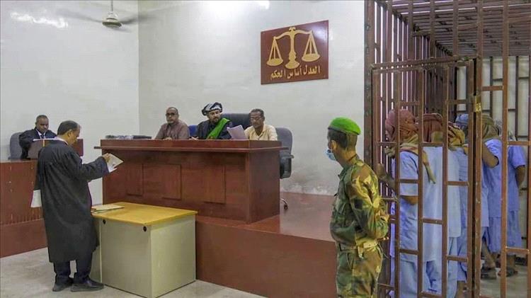 المحكمة الجزائية بحضرموت تُدين متهماً بالاتجار وتعاطي المخدرات وتقضي بسجنه 25 عاماً