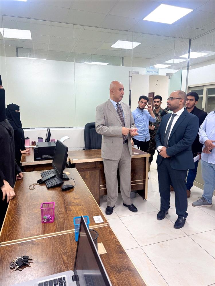 وزير الاتصالات يطلع على مستوى أداء المؤسسة العامة للاتصالات السلكية واللاسلكية بعدن