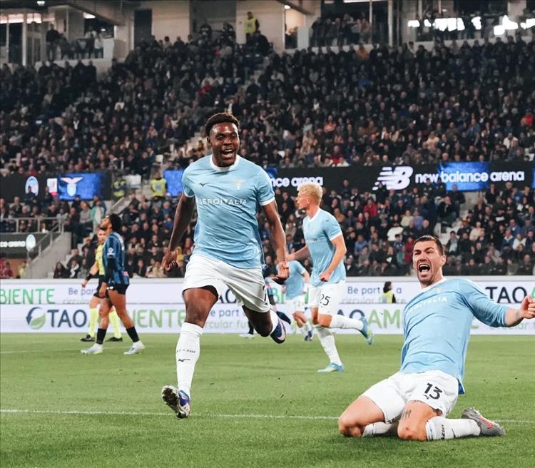 لاتسيو يكسب فيورنتينا بركلات الترجيح ويضرب موعداً نارياً مع الإنتر في نهائي كأس إيطاليا