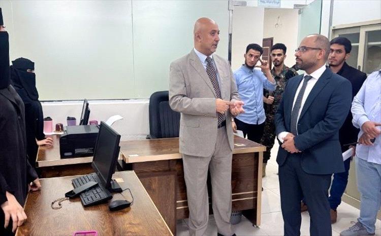 الوزير باصرة يطلع على مستوى اداء المؤسسة العامة للاتصالات السلكية واللاسلكية بعدن
