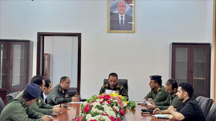 رئيس مصلحة الهجرة والجوازات يناقش تطوير إجراءات التأشيرات والإقامات 