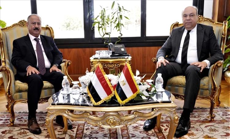 وزير النقل يبحث مع وزير الطيران المصري تعزيز التعاون الاستراتيجي وتحديات الملاحة الجوية