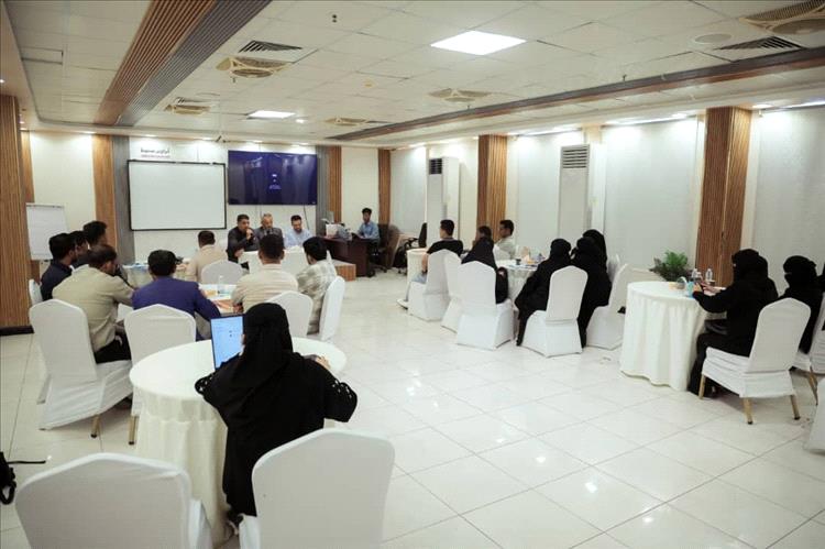 تدشين الورشة التدريبية لبناء قدرات الصحفيين في استخدام أدوات الذكاء الاصطناعي بمدينة المكلا