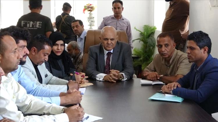 محافظ تعز يوجّه بتعزيز أداء صندوق النظافة وتفعيل عملية تحصيل الموارد