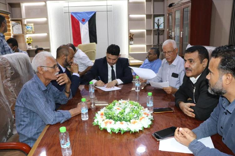 إجراء دور التسليم والإستلام بين المديرين "الخلف" و"السلف" في مديرية البريقة بعدن