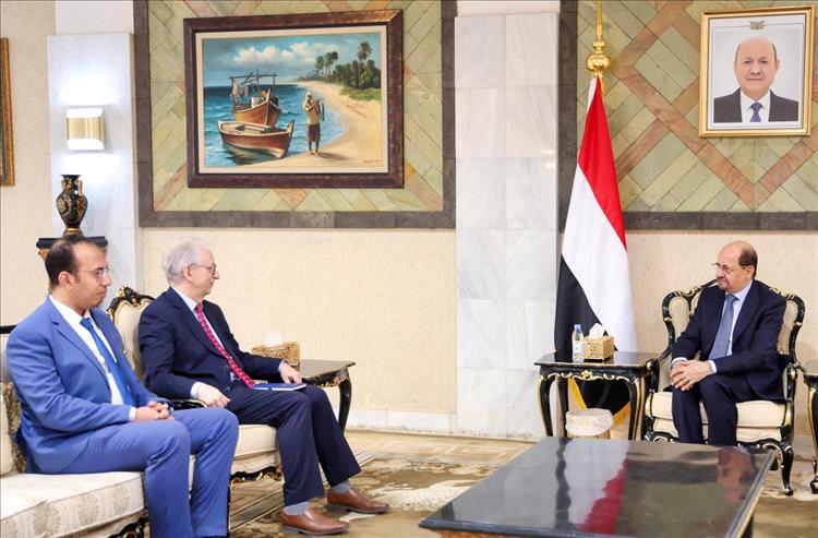 رئيس الوزراء وزير الخارجية وشؤون المغتربين يشيد بمواقف المانيا الى جانب اليمن وشعبها