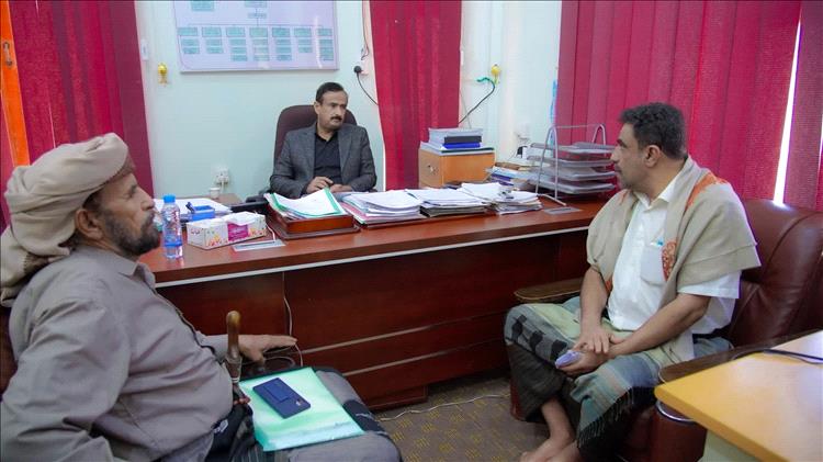 المحافظ بن الوزير يناقش تعزيز القدرة التوليدية لكهرباء عسيلان ويؤكد على تكامل الجهود لخدمة المواطنين