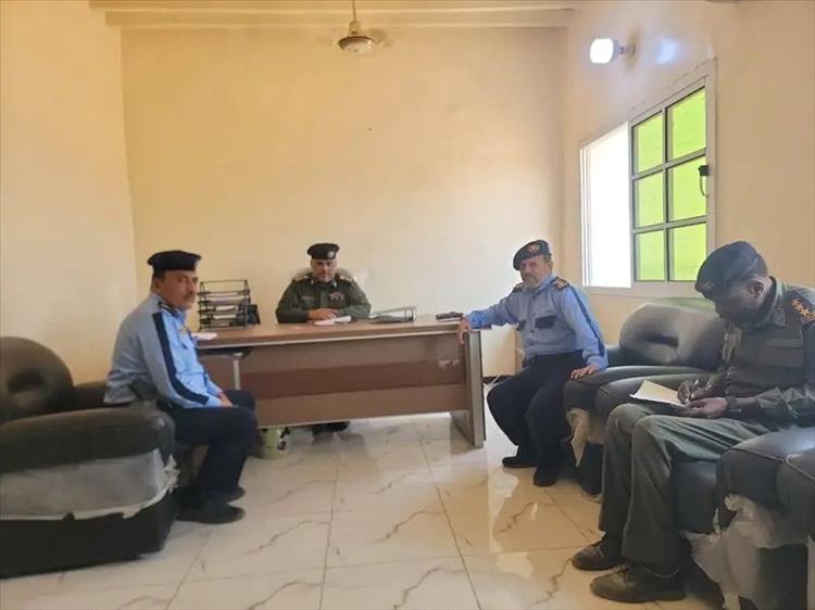 مساعد مدير أمن المهرة يناقش الاستعدادات لانطلاق أسبوع المرور العربي 2026