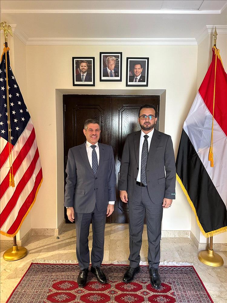 وزير الخدمة المدنية والتأمينات يبحث مع السفير الأمريكي أوجه التعاون والشراكة