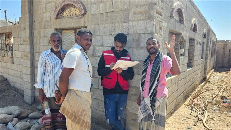 الهلال الأحمر بأبين يتحقق ميدانيًا من متضرري أمطار زنجبار وخنفر