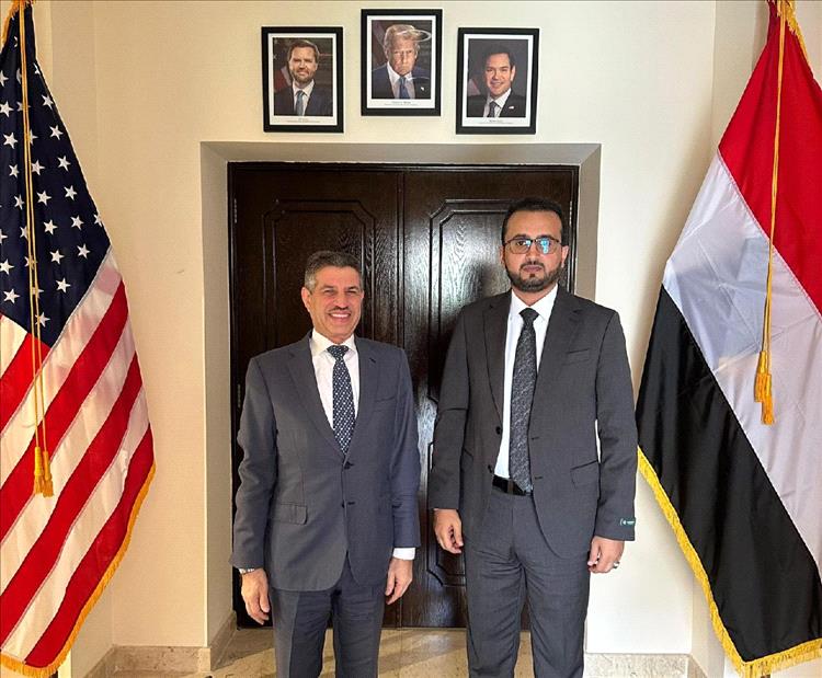 وزير الخدمة المدنية يلتقي السفير الأمريكي