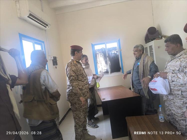 قائد لواء 315 مدرع يتفقد لجنة التمام ويشيد بجهودها