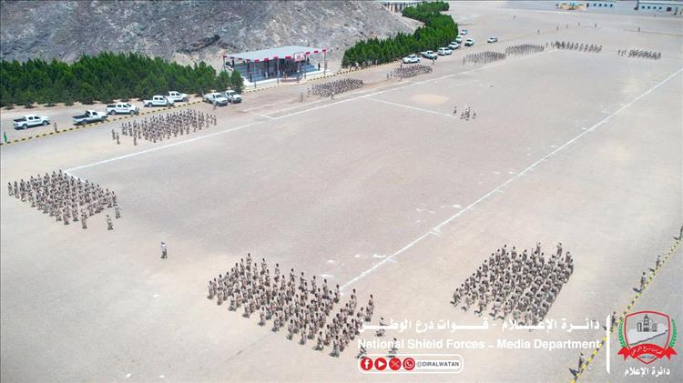 أول عرض عسكري كبير لقوات درع الوطن في عدن