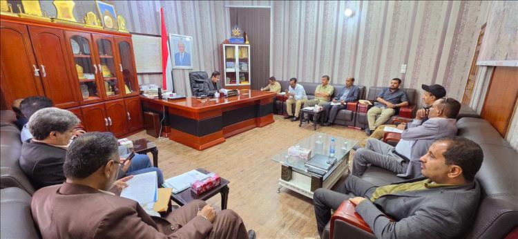 لجنة المناقصات تُقر إرساء (8) مشاريع بكلفة إجمالية تتجاوز مليار و155 مليون ريال