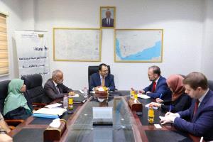 وزير الكهرباء يبحث مع مستشار المبعوث الأممي سُبل تطوير البنية التحتية للطاقة