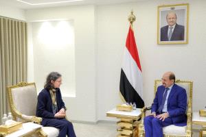 رئيس الوزراء يستقبل في عدن السفيرة الفرنسية لدى اليمن